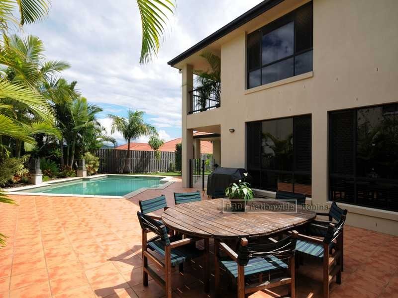 12 North Shore Avenue, Varsity Lakes QLD 4227