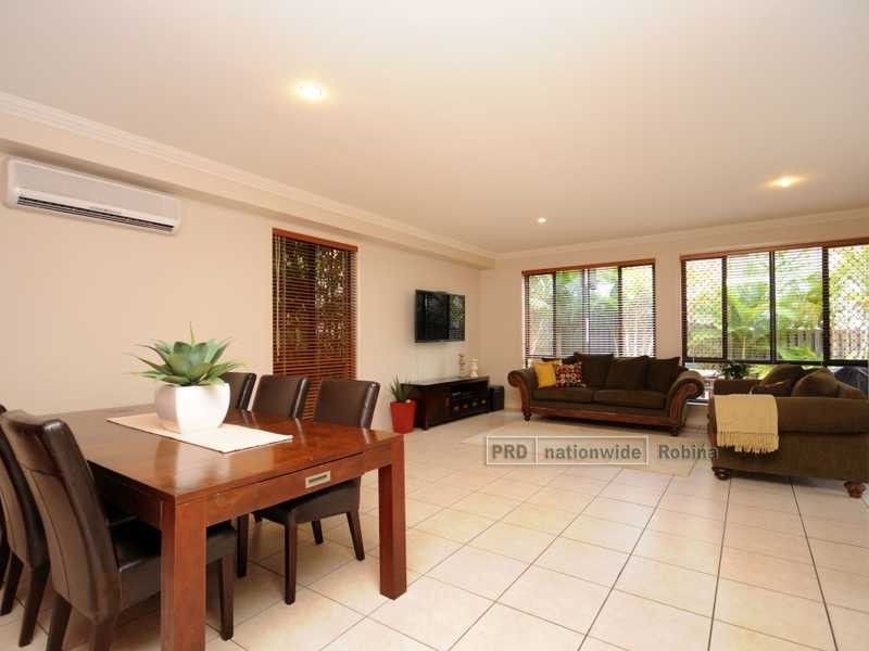 12 North Shore Avenue, Varsity Lakes QLD 4227