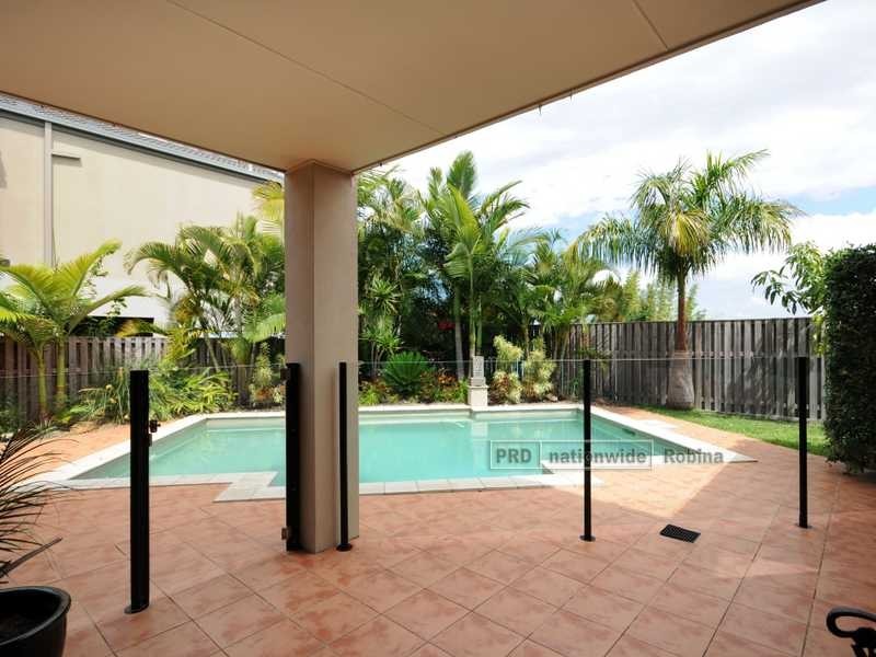 12 North Shore Avenue, Varsity Lakes QLD 4227