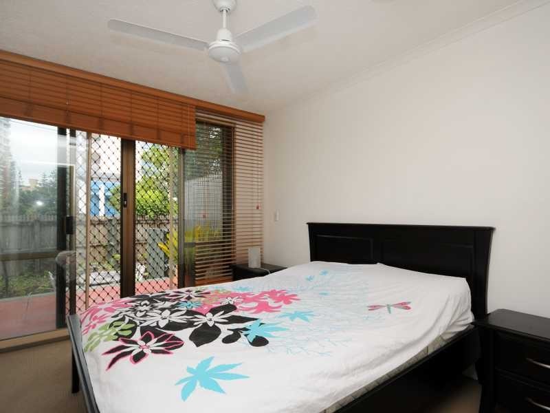 Unit 1/38 Enderly Avenue, Surfers Paradise QLD 4217