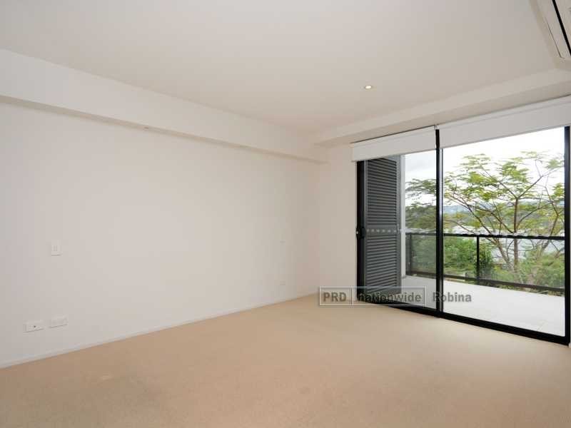 Unit 4/305 Easthill Drive, Robina QLD 4226