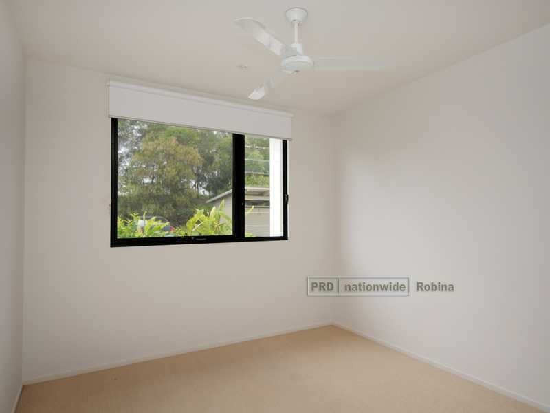Unit 4/305 Easthill Drive, Robina QLD 4226