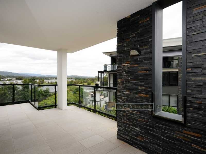 Unit 4/305 Easthill Drive, Robina QLD 4226