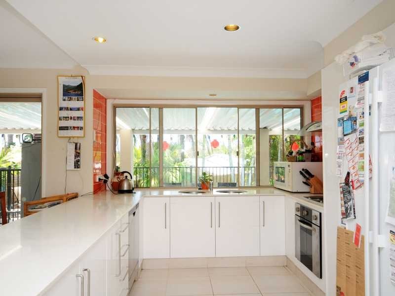 6 Indooroopilly Court, Robina QLD 4226