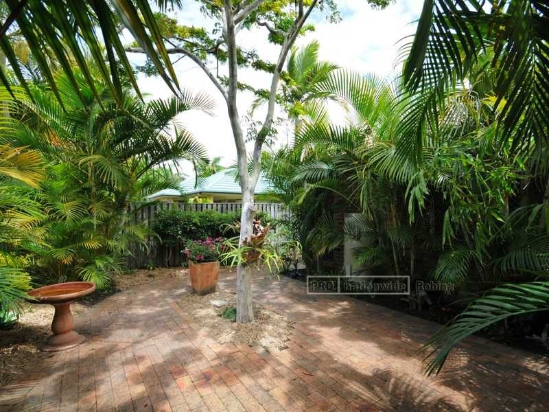 9 Chelsea Place, Robina QLD 4226