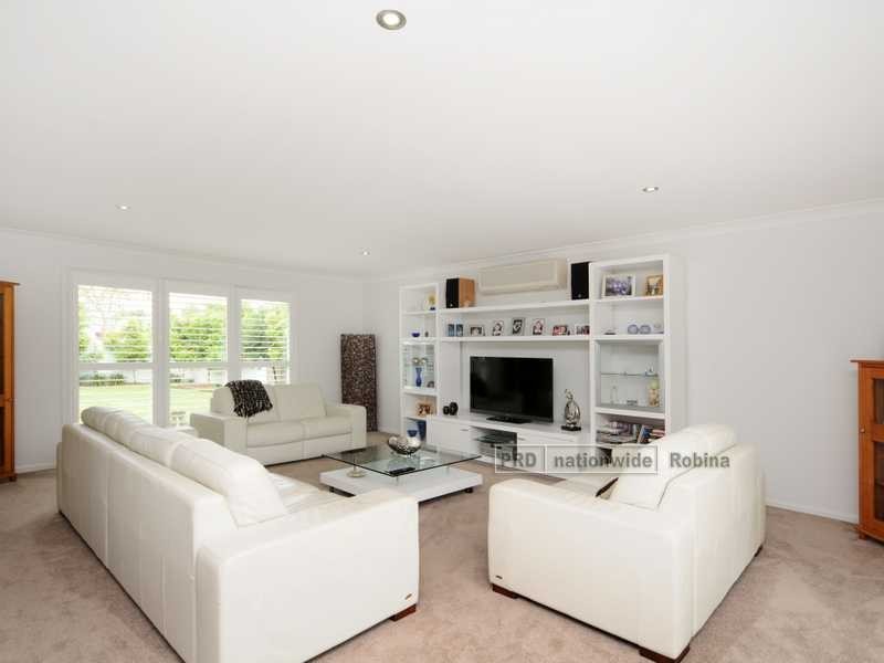 28 Yarraville Street, Robina QLD 4226