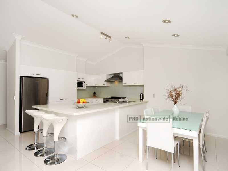 28 Yarraville Street, Robina QLD 4226