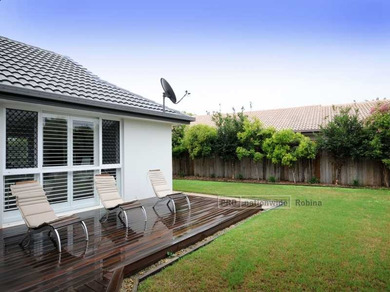 28 Yarraville Street, Robina QLD 4226