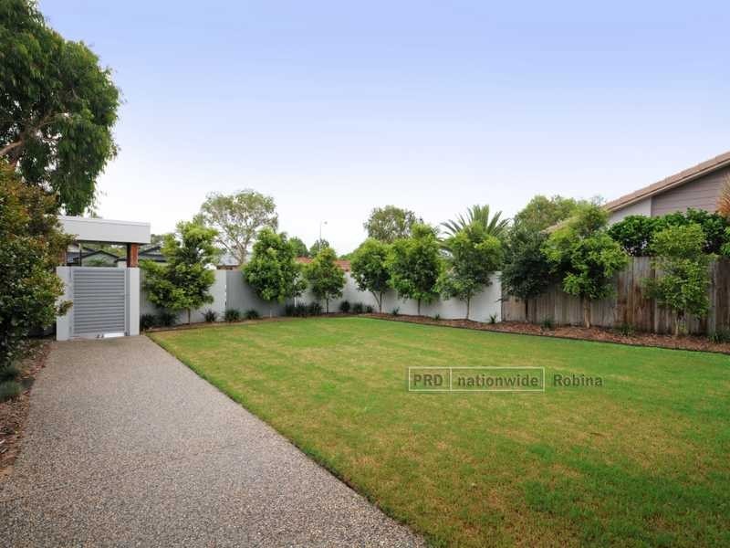 28 Yarraville Street, Robina QLD 4226