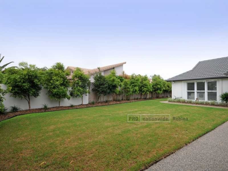 28 Yarraville Street, Robina QLD 4226