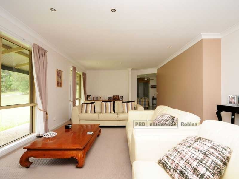 33 Wallaby Drive, Mudgeeraba QLD 4213