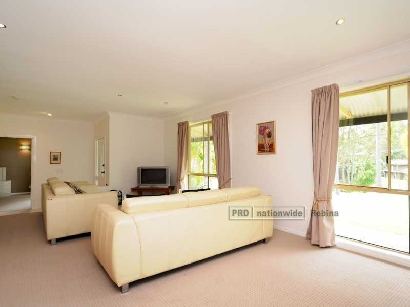 33 Wallaby Drive, Mudgeeraba QLD 4213