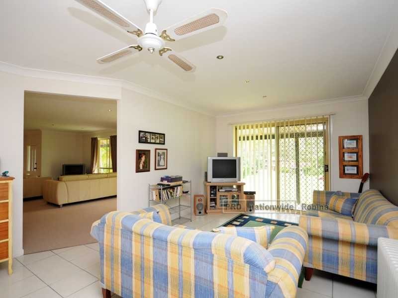 33 Wallaby Drive, Mudgeeraba QLD 4213