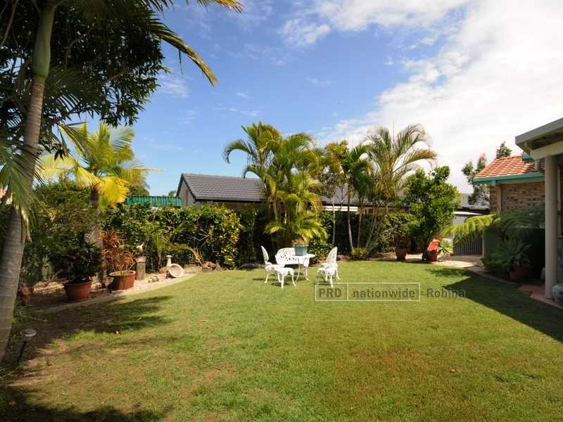 11 Raven Parade, Burleigh Waters QLD 4220