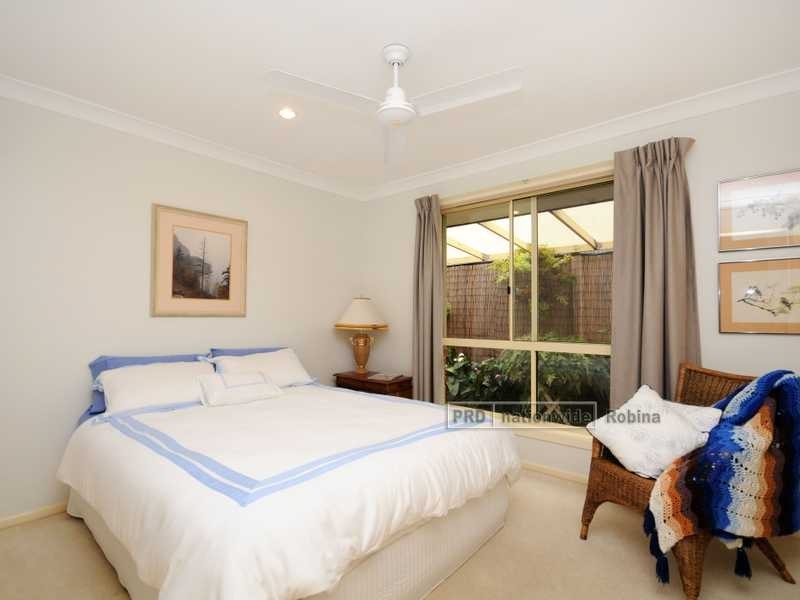 2 Outrigger Drive, Robina QLD 4226
