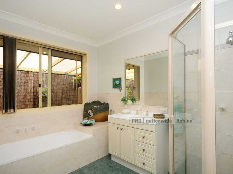 2 Outrigger Drive, Robina QLD 4226