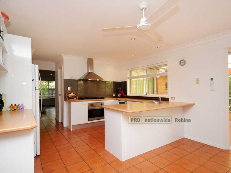 15 Strathmore Court, Robina QLD 4226