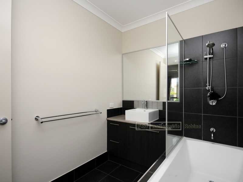 9 Saleya Drive, Varsity Lakes QLD 4227