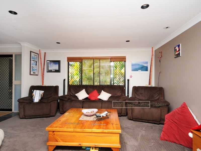 21 Sunningdale Circuit, Robina QLD 4226