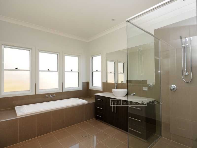 10A Laceflower Court, Reedy Creek QLD 4227