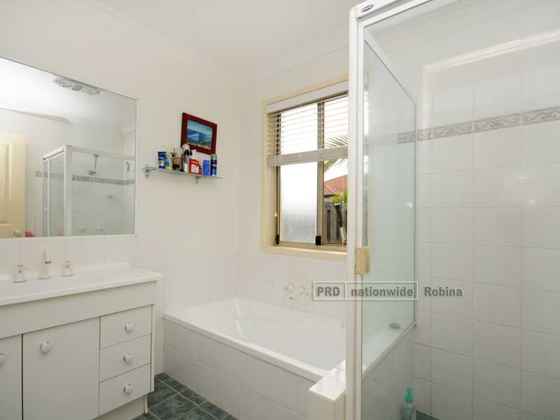 24 Inwood Circuit, Merrimac QLD 4226