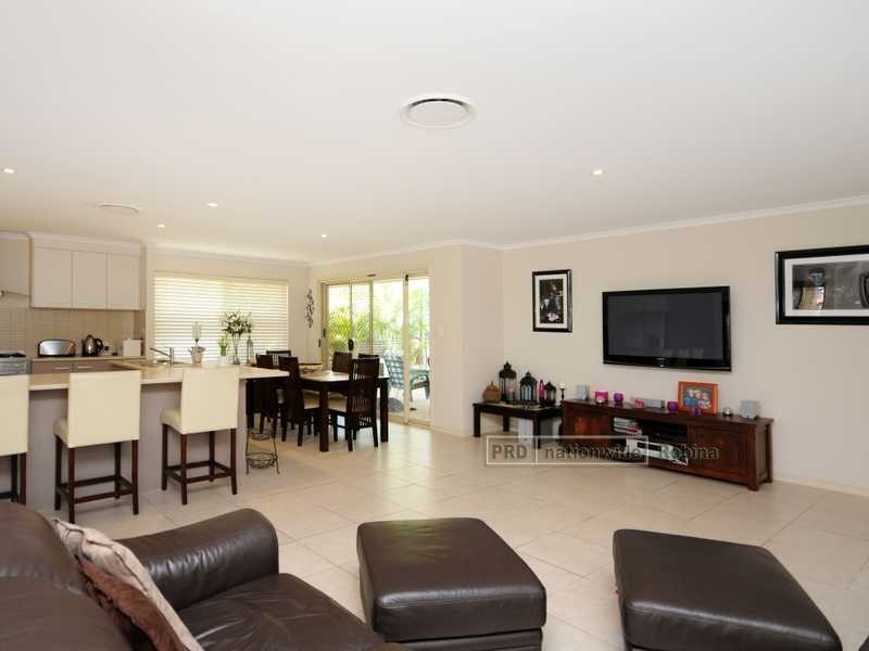 74 Clover Hill Drive, Mudgeeraba QLD 4213