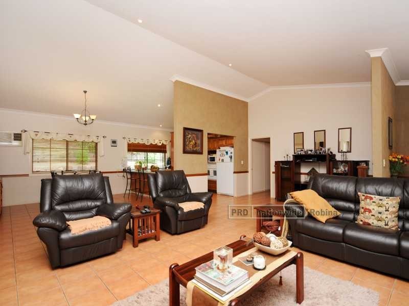 13 Quince Place, Bonogin QLD 4213