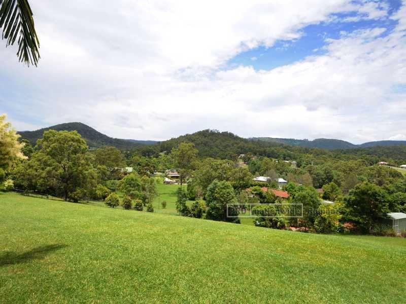 13 Quince Place, Bonogin QLD 4213