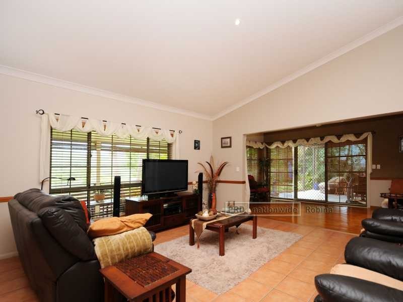 13 Quince Place, Bonogin QLD 4213