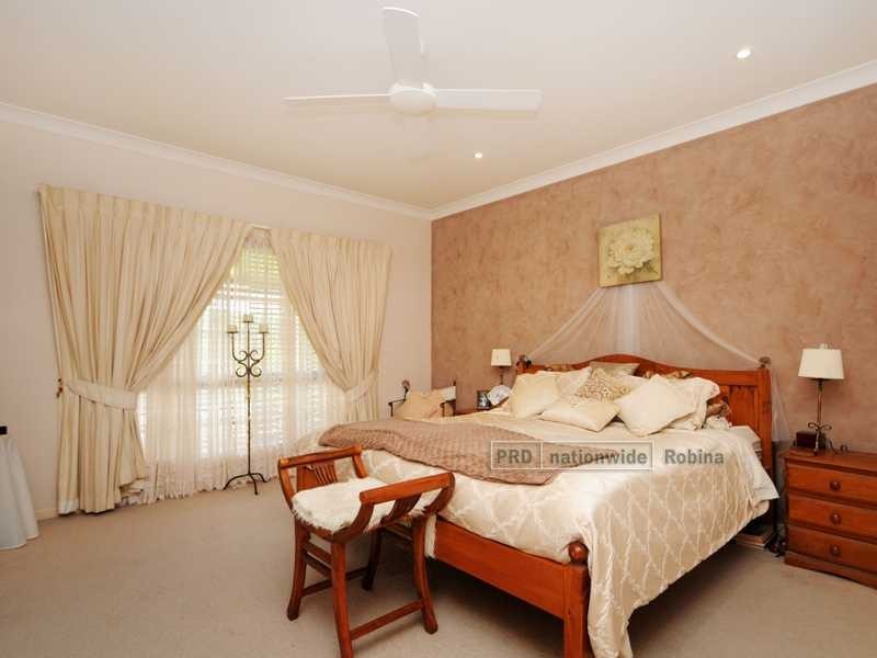 13 Quince Place, Bonogin QLD 4213