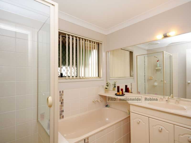 30 Kerrigan Court, Mudgeeraba QLD 4213