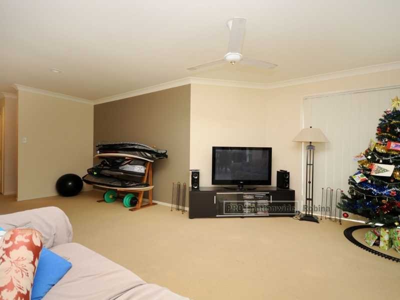 11 Tracey Crescent, Varsity Lakes QLD 4227