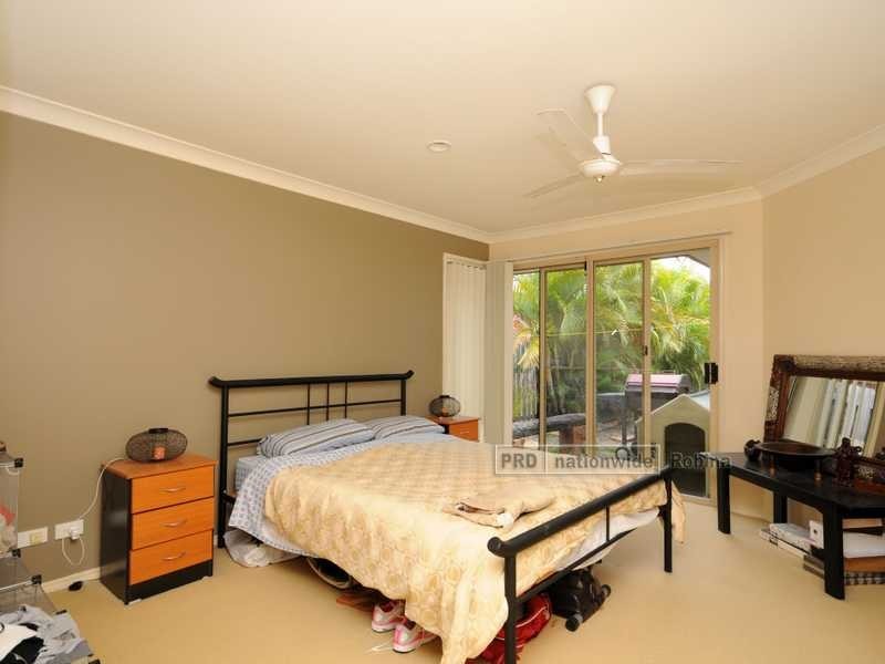 11 Tracey Crescent, Varsity Lakes QLD 4227