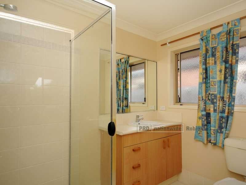 11 Tracey Crescent, Varsity Lakes QLD 4227