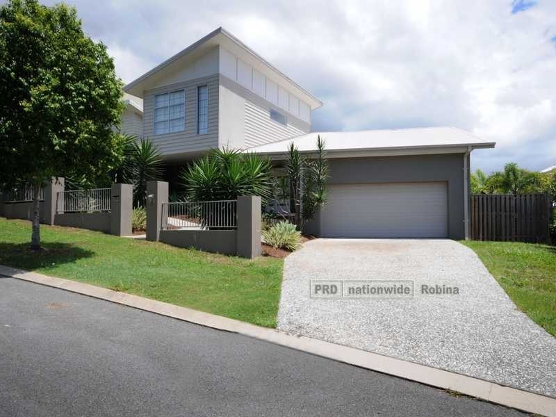 2/3 Valbonne Avenue, Varsity Lakes QLD 4227