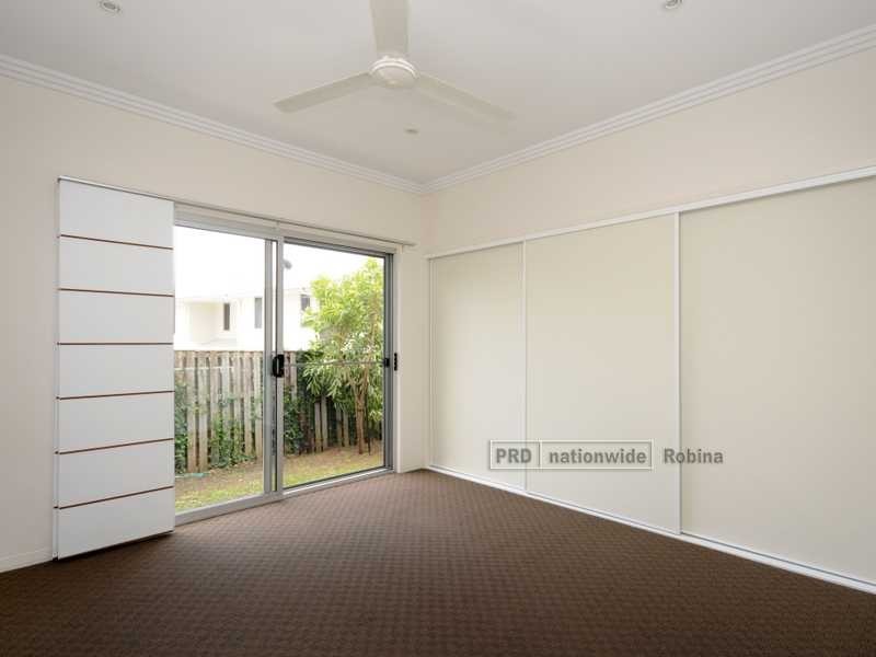 2/3 Valbonne Avenue, Varsity Lakes QLD 4227