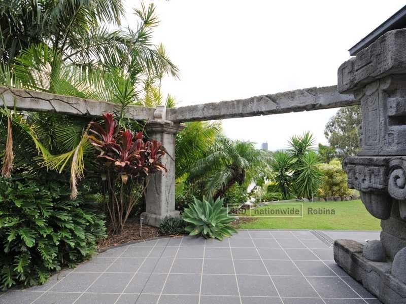 64 Peach Drive, Robina QLD 4226