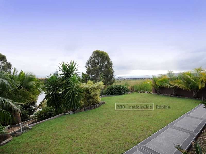 64 Peach Drive, Robina QLD 4226