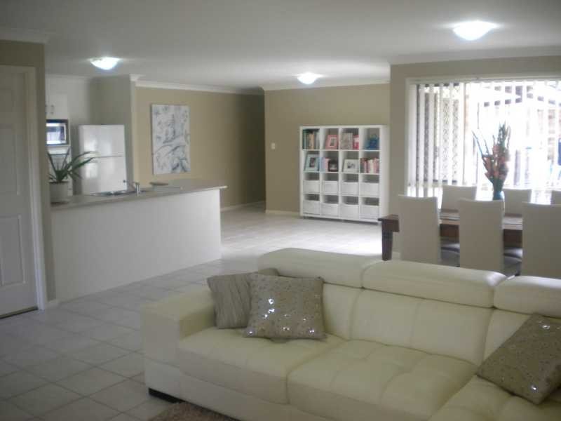 Unit 2/17 Balmain Street, Varsity Lakes QLD 4227