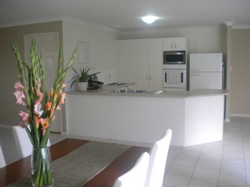 Unit 2/17 Balmain Street, Varsity Lakes QLD 4227