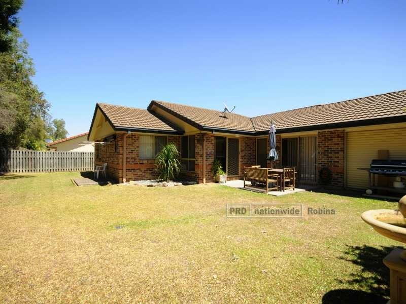 18 Swanton Drive, Mudgeeraba QLD 4213