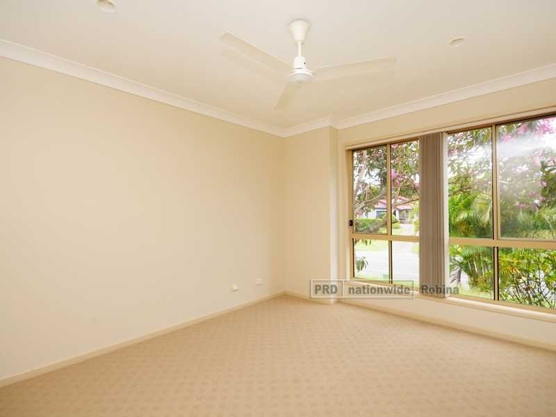 18 Swanton Drive, Mudgeeraba QLD 4213