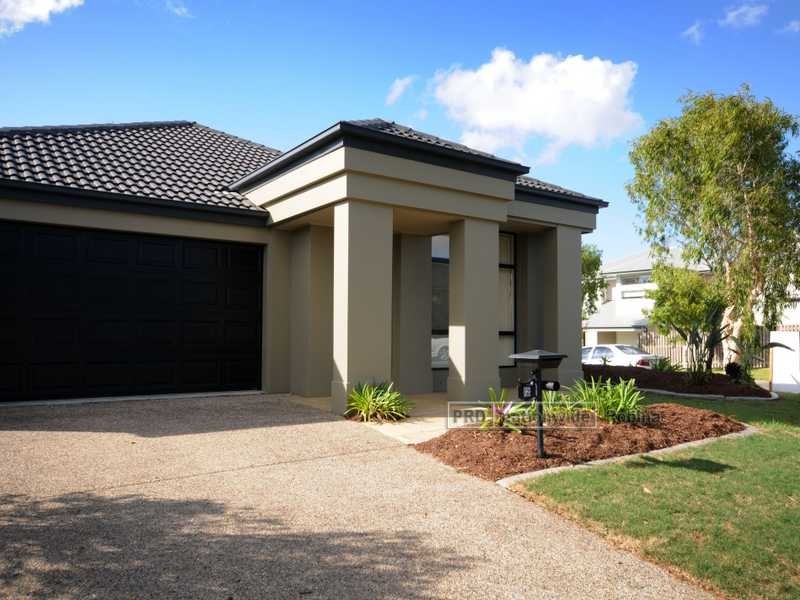 2 Ferndahl Drive, Varsity Lakes QLD 4227