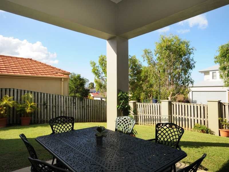 2 Ferndahl Drive, Varsity Lakes QLD 4227