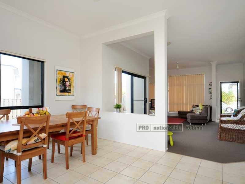2 Ferndahl Drive, Varsity Lakes QLD 4227
