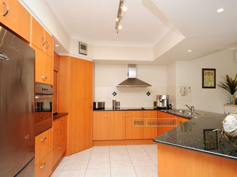 11 Straite Drive, Robina QLD 4226