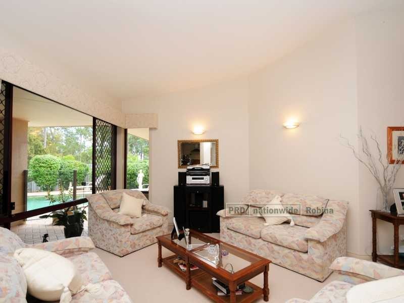 11 Straite Drive, Robina QLD 4226