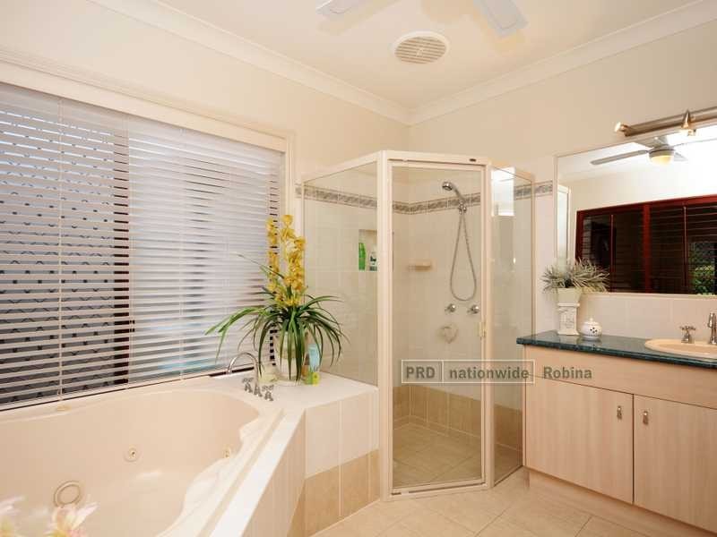 11 Straite Drive, Robina QLD 4226