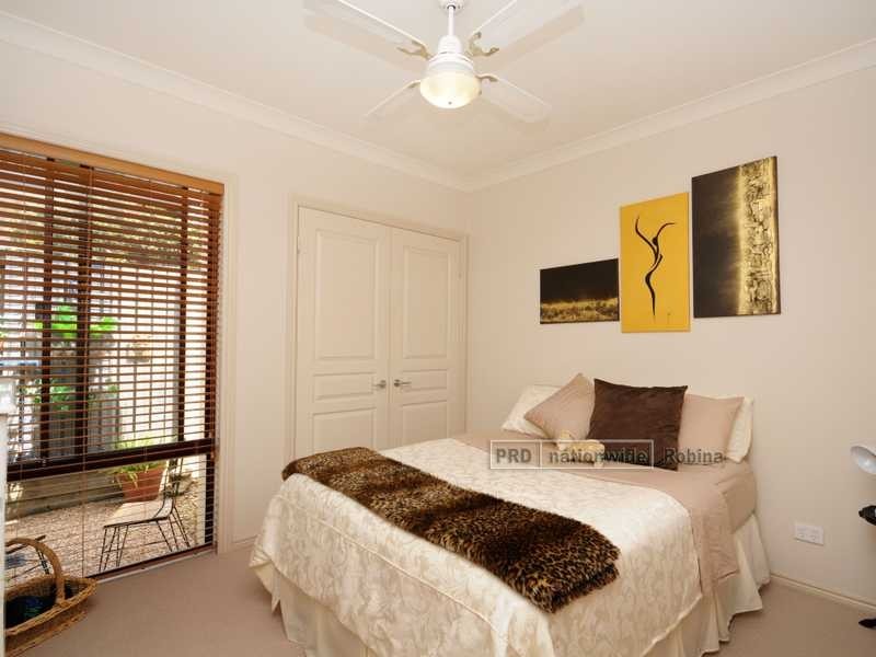 11 Straite Drive, Robina QLD 4226