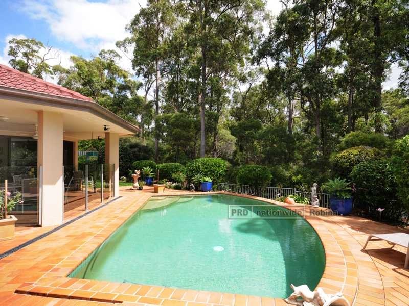 11 Straite Drive, Robina QLD 4226